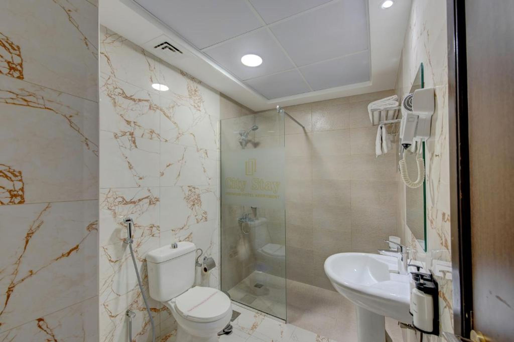 Executive King Studio